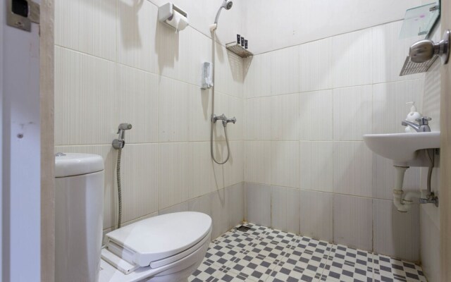 RedDoorz Plus near Lippo Cikarang Mall