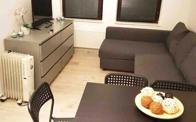 Living at Klassvilla - Newtown No. 1