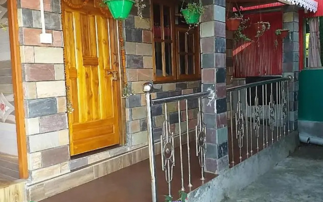 Delo Lake Homestay
