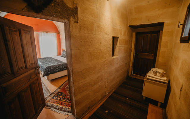 Helios Cave Hotel