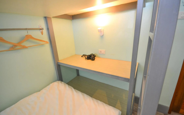 Good Day Hostel – Guest Rooms – Bangkok