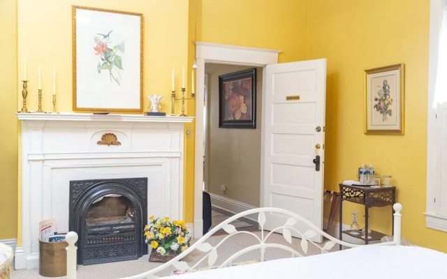 Red Rose Inn Bed & Breakfast