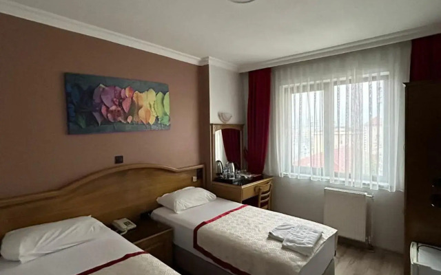 Nil Hotel