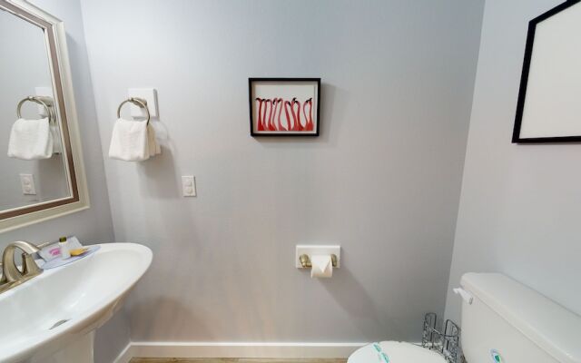 Beachside Getaway - 3 Br Condo