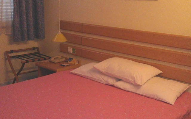 Home Inn Zhongshan University in Guangzhou Binjiang Road