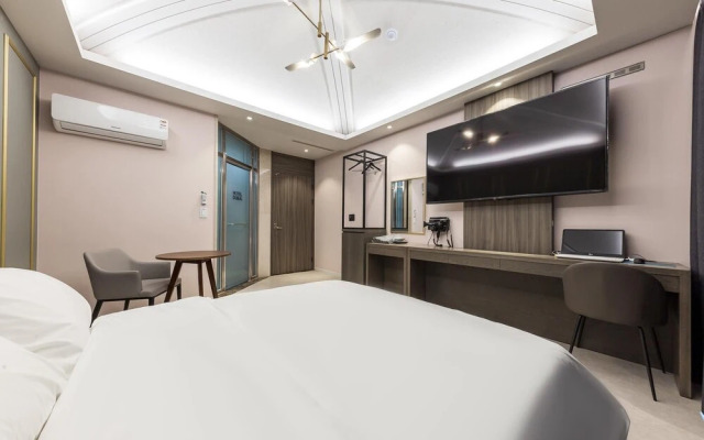 Dubai Hotel in Dangjin