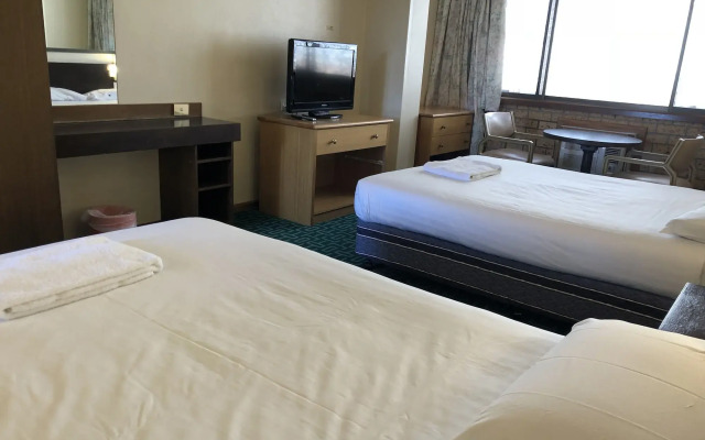 Canberra Lyneham Motor Inn