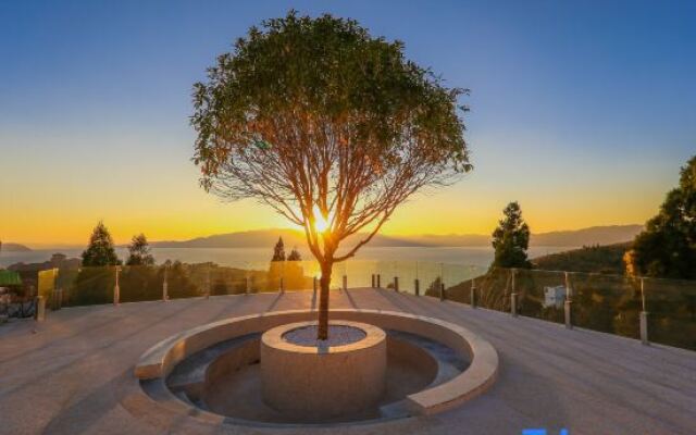 Rousseau homestay in Fuxian Lake