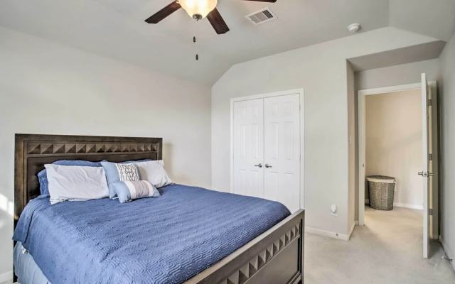 Modern Houston Townhome Near The Woodlands