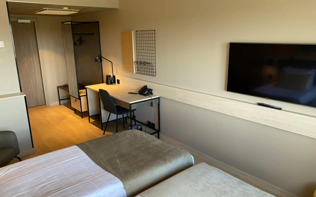Skyline Airport Hotel
