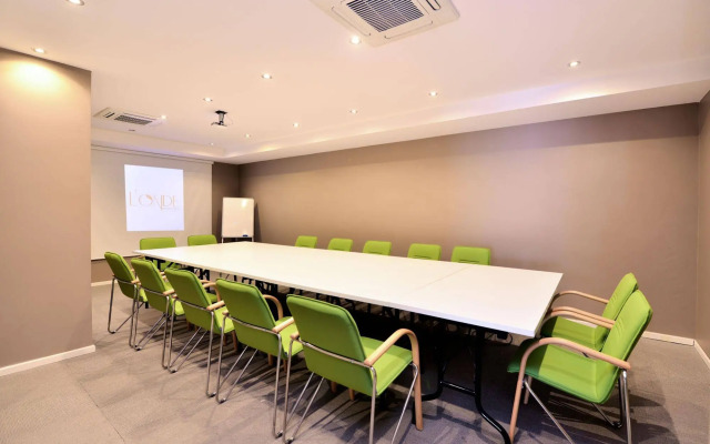L'onde Business Suites