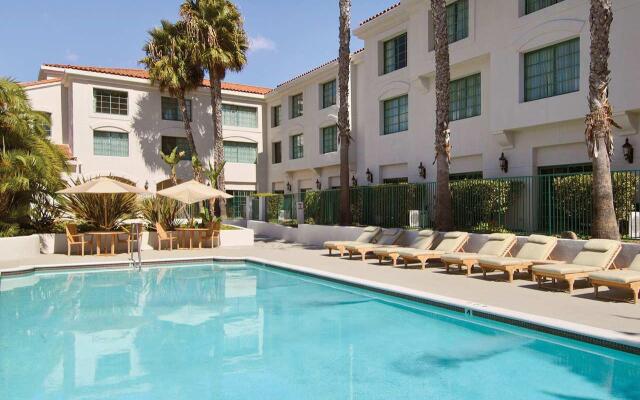 DoubleTree by Hilton San Pedro - Port of Los Angeles