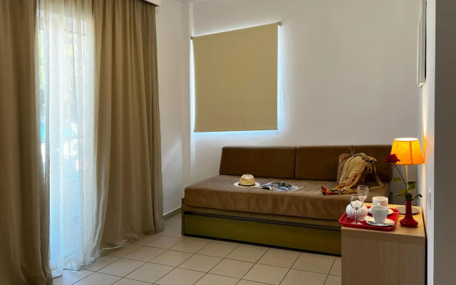 Caravel Apartment Hotel