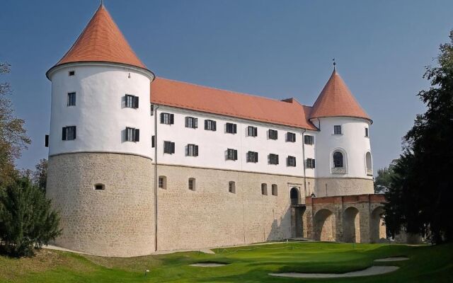 Mokrice Castle Estate