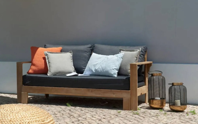 Pine Tree House in Azeit o