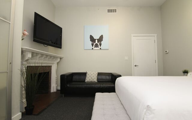 Maverick Suites at 245 Newbury St