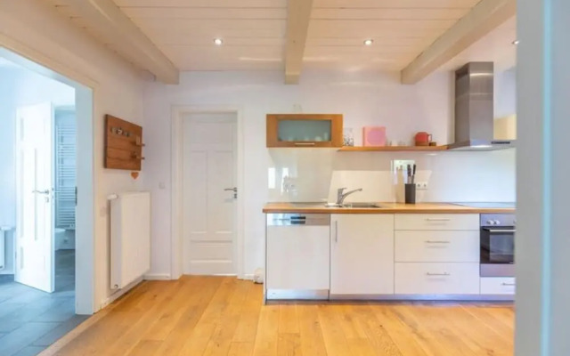 Historisches Reetdachhaus in Ruhiger Lage