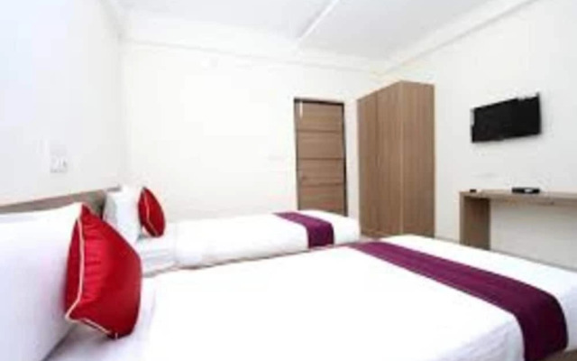 OYO 10335 Platinum Hotel