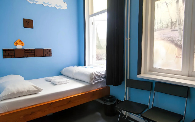 The Flying Pig Uptown Hostel