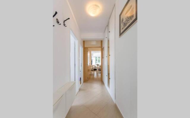 Flora three bedroom apartment. Near beach