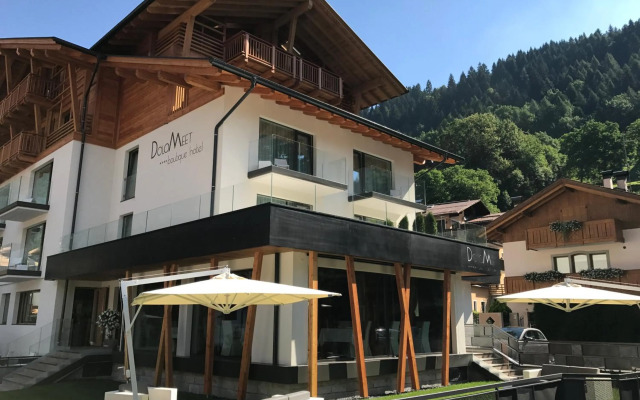 Dolomeet Boutique Hotel