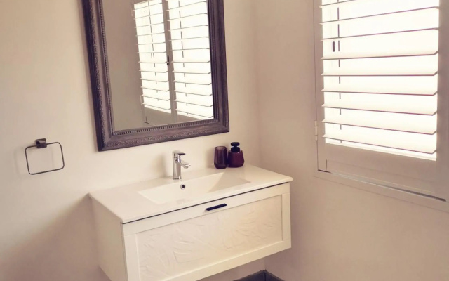 10 Jock Meiring Guesthouse unit 1