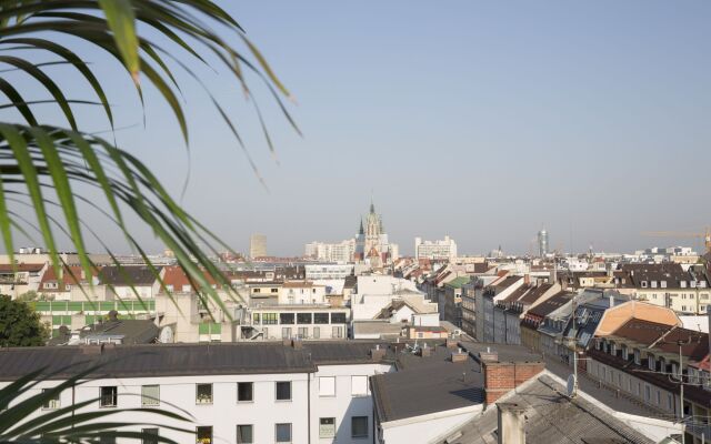 Koos Hotel & Apartments