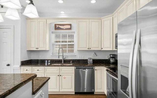 Pet Friendly Beach House - Sunset Escape