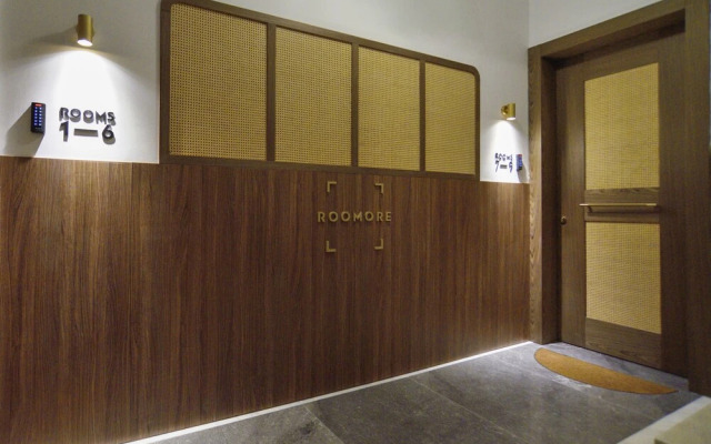 Roomore Apartments