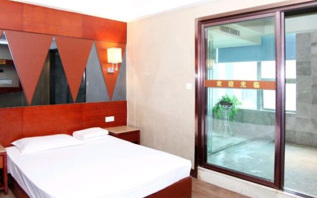 Tianshang Renjian Hotel (Yueyang Food Street)