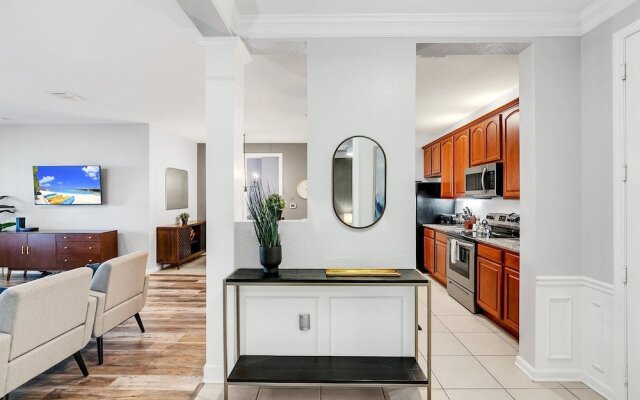 Vero`s Gem Deluxe 3 Bedroom Condo by RedAwning