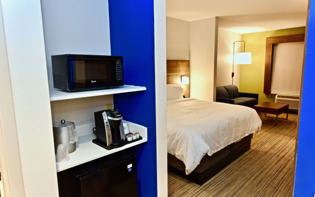 Holiday Inn Express & Suites Perryville by IHG
