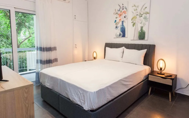 Elegant Urban Escape Apt in Kolonaki