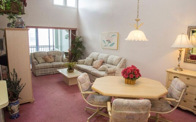 Country Club Minium 2 Bedroom Condo