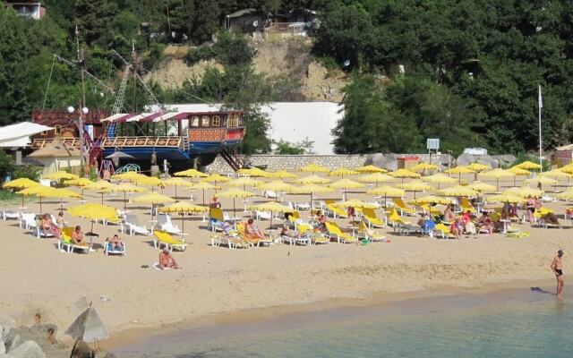 Golden Horn Hotel