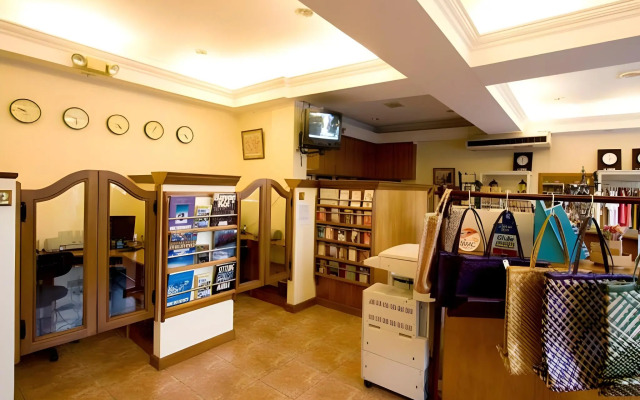 Oasis Hotel
