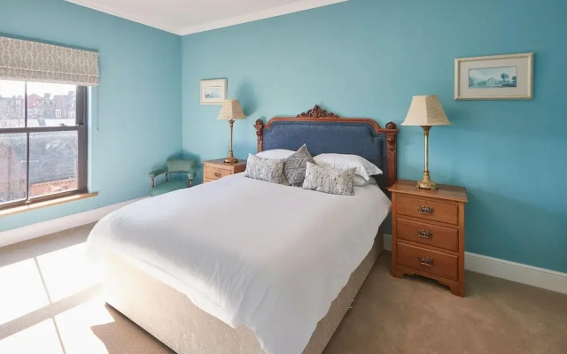 Host Stay Turnstone