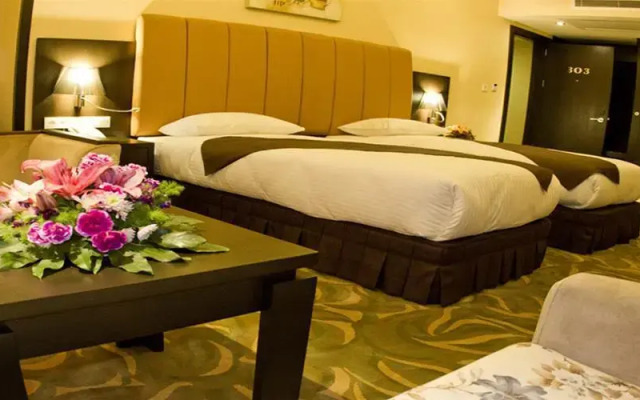 Royal Shiraz Hotel