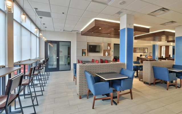 Holiday Inn Express & Suites Albuquerque East by IHG