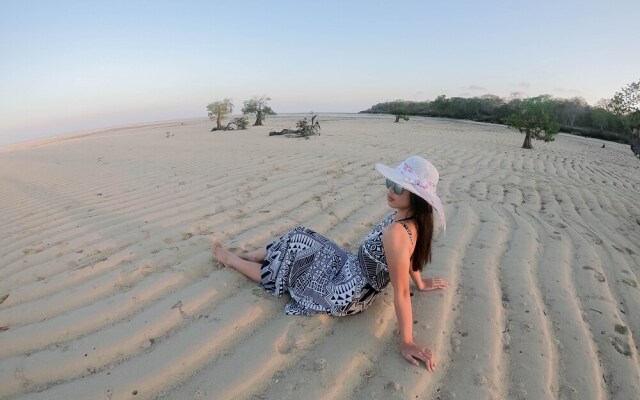 Costa Beach Resort & Club