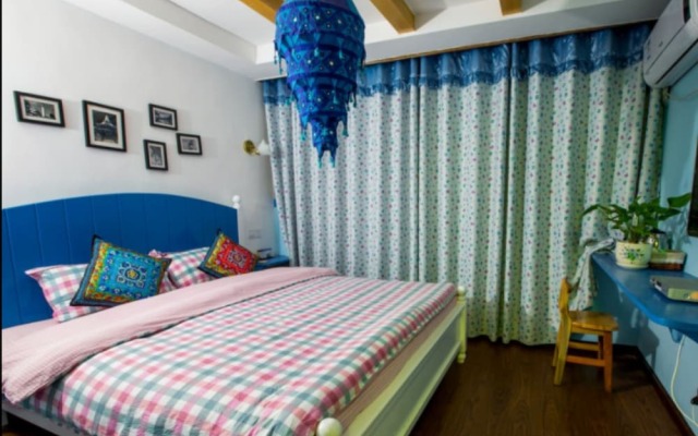 Zhangjiajie April Day Hostel