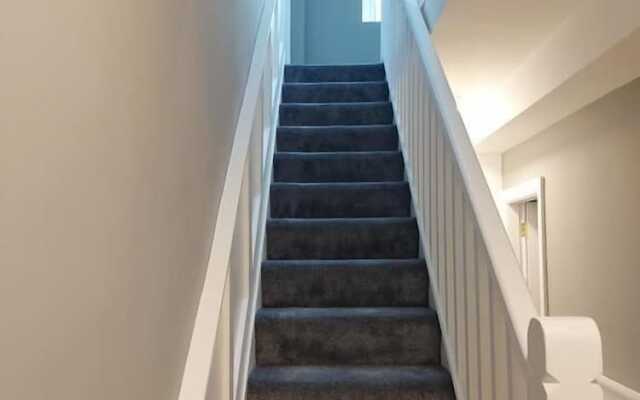 4 Eyre Square Lane