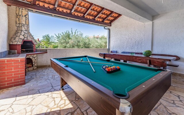 Amazing Home in Pomer With Wifi and 6 Bedrooms