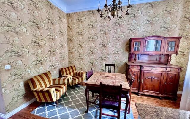 Lovely 3- room apartment in historical house - Vabriku 3