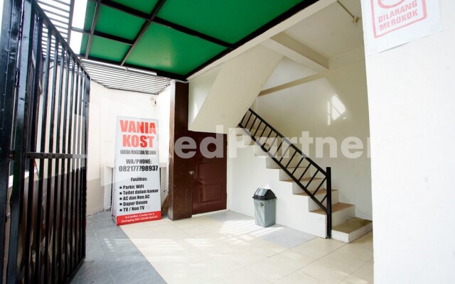 Vania Guesthouse near RS Adam Malik Medan RedPartner