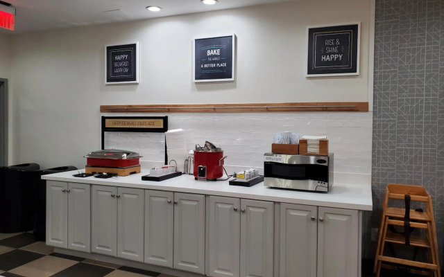 Hampton Inn Olathe