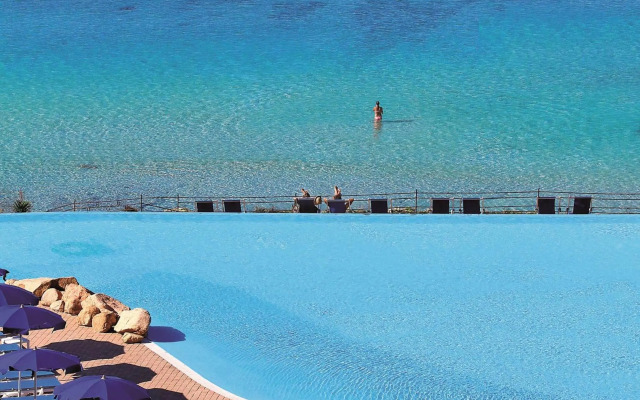 COLONNA GRAND HOTEL CAPO TESTA, a Colonna Luxury Beach Hotel, Santa Teresa Sardegna