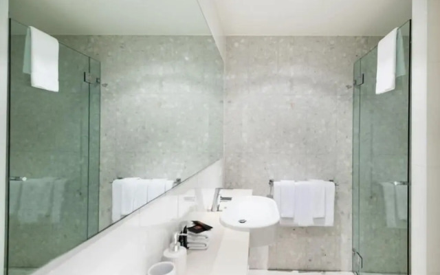 Accommodate Canberra - Lakefront