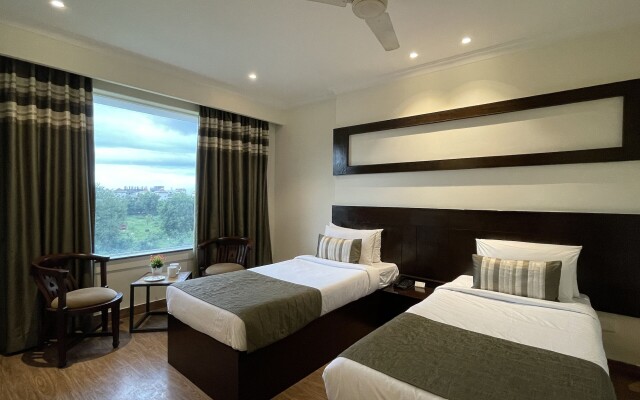 Royale Sarovar Portico Agra