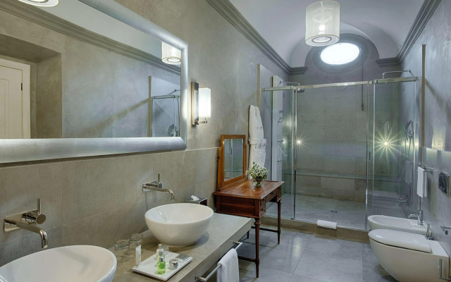NH Collection Firenze Porta Rossa Hotel